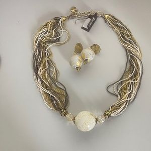 Stunning glass necklace with matching earrings